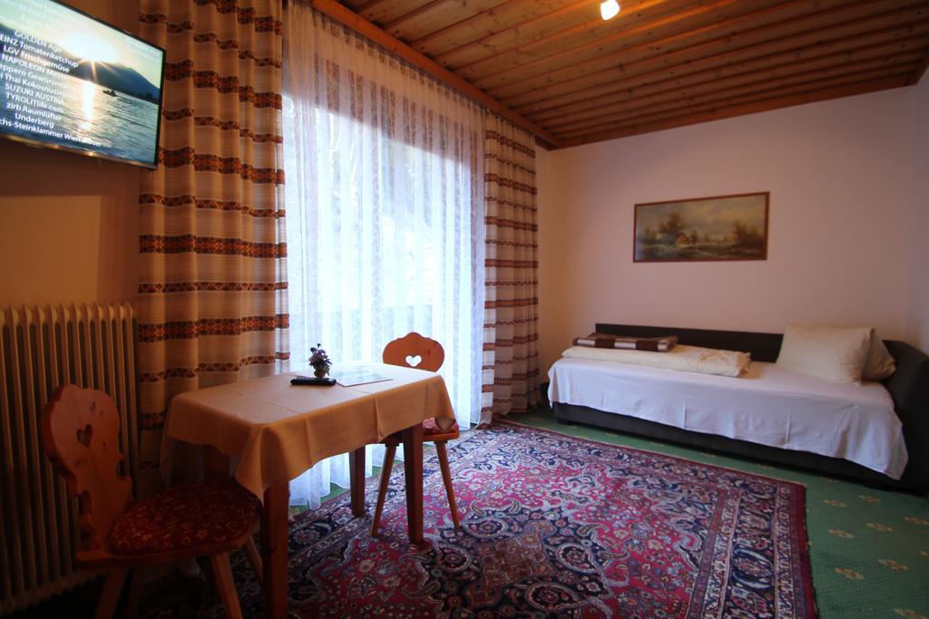 Pension Hubertushof Beim Roemerbad Bad Kleinkirchheim Chambre photo